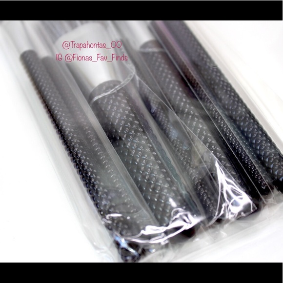 Moda Studio | 8 Pc Glam Set Vegan/Cruelty Free - Picture 7 of 7